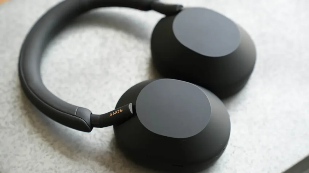 best travel headphones